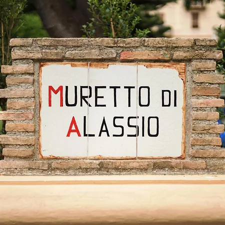 Adelasia 01 - Shared Pool And Parking - Happy * Alassio